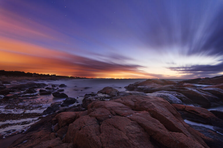 Before the Light: A Starry Coast 45 Minutes Before Sunrise
